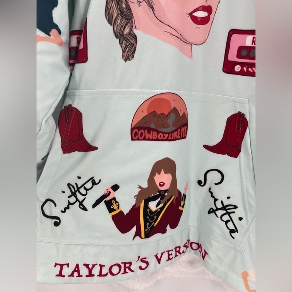 Taylor Swift Light Blue Hoodie Sweater Sherpa Lined No size Tag - Picture 10 of 11